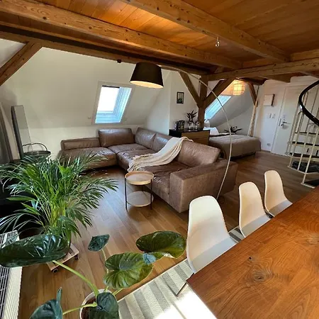 Crown Living Wohlfuehl Loft - Loft Nahe Bodensee, Boxspringbett, Kueche, Zentrumsnah, Ideal Fuer Feriengaeste Und Geschaeftsreisende