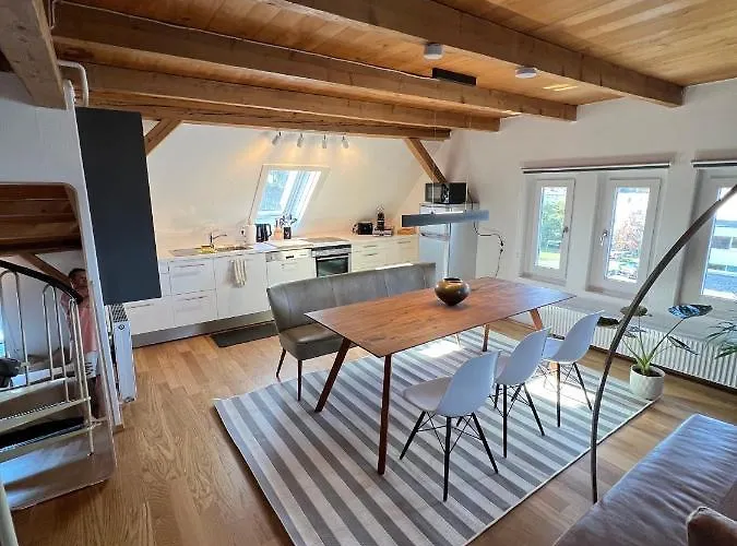 Crown Living Wohlfuehl Loft - Loft Nahe Bodensee, Boxspringbett, Kueche, Zentrumsnah, Ideal Fuer Feriengaeste Und Geschaeftsreisende Apartment *